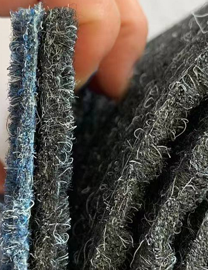 바닥이 없는 파인애플 무늬 카펫