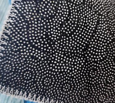 거실 카펫 뒷면 클로즈업